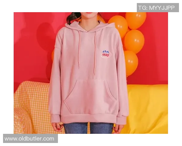 粉色衣服的足球明星如何在赛场上展现独特风格与个性魅力