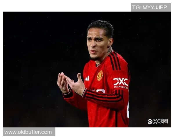 红色头发的足球明星如何在绿茵场上闪耀光芒与魅力