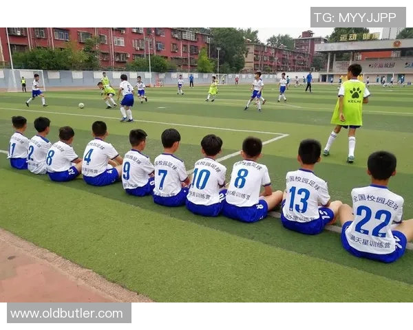 杭州足球队的蜕变之路：从传统强队到现代化足球俱乐部的探索与实践